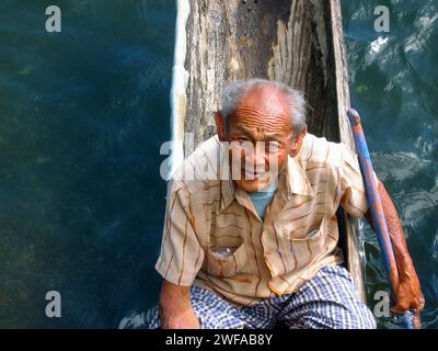 Gli Indigemous Bali Aga del villaggio di Trunyan a Bali, Indonesia. Foto Stock