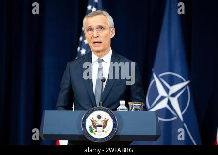 Washington, Stati Uniti. 29 gennaio 2024. Il Segretario generale della NATO Jens Stoltenberg parla a una conferenza stampa NATO/USA al Dipartimento di Stato degli Stati Uniti a Washington, DC. Credito: SOPA Images Limited/Alamy Live News Foto Stock