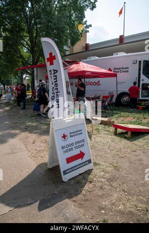 Falcon Heights, Minnesota. Veicolo mobile per il prelievo del sangue della Croce Rossa americana alla fiera dello stato del Minnesota per le donazioni di sangue. Foto Stock