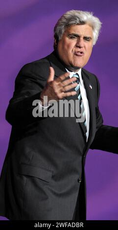 Hollywood, Stati Uniti d'America. 30 dicembre 2010. HOLLYWOOD, Florida - DICEMBRE 30: Jay Leno si esibisce all'Hard Rock Live! Al Seminole Hard Rock Hotel & Casino il 30 dicembre 2010 a Hollywood, Florida. Persone: Jay Leno Credit: Storms Media Group/Alamy Live News Foto Stock