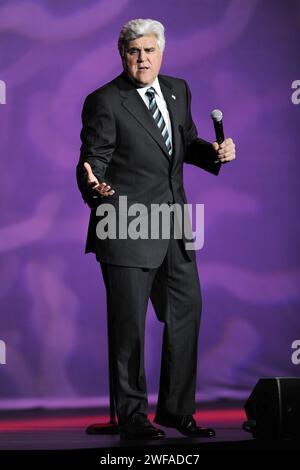 Hollywood, Stati Uniti d'America. 30 dicembre 2010. HOLLYWOOD, Florida - DICEMBRE 30: Jay Leno si esibisce all'Hard Rock Live! Al Seminole Hard Rock Hotel & Casino il 30 dicembre 2010 a Hollywood, Florida. Persone: Jay Leno Credit: Storms Media Group/Alamy Live News Foto Stock