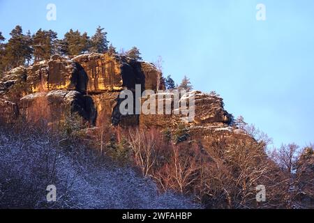 Elbe Sandstone Mountains in inverno, Rauenstein, Sassonia, Germania Foto Stock