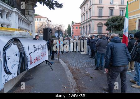 Roma, Italia. 29 gennaio 2024. Siediti di fronte all'ambasciata ungherese a Roma per protestare contro la detenzione di Ilaria Salis (Credit Image: © Matteo Nardone/Pacific Press via ZUMA Press Wire) SOLO USO EDITORIALE! Non per USO commerciale! Foto Stock