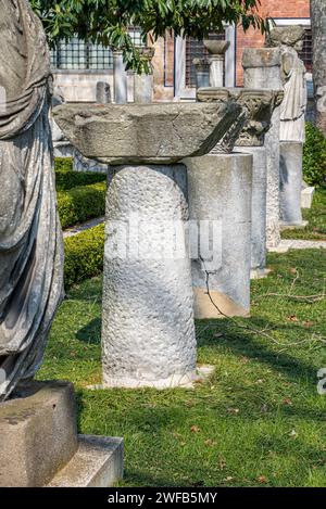 Stile bizantino nell'architettura dell'esterno di Costantinopoli Foto Stock