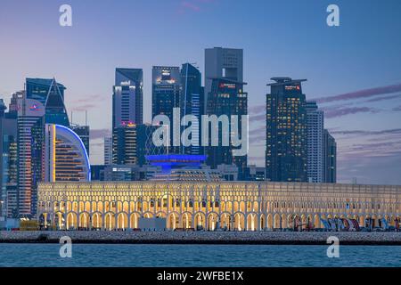 Doha, Qatar - 29 gennaio 2024: Terminal delle crociere di Doha Mina Port Doha Qatar Foto Stock