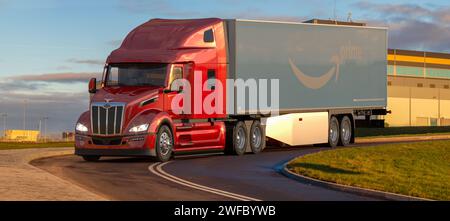 Motrice con cabina Sleeper Cab Peterbilt 579 con rimorchio Amazon Foto Stock