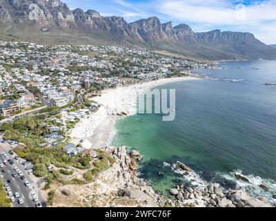 Camps Bay Beach, Camps Bay, città del Capo, Sudafrica Foto Stock