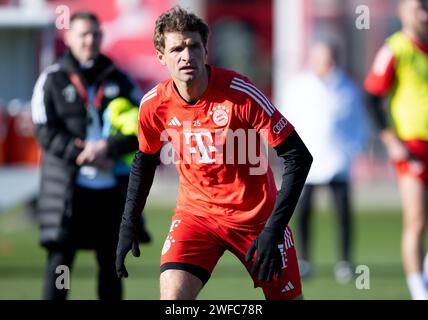 Monaco, Germania. 30 gennaio 2024. Calcio: FC Bayern Monaco di Baviera sessione pubblica di allenamento presso il campo di allenamento di Säbener Straße. Thomas Müller del Bayern Monaco in azione durante l'allenamento. Crediti: Sven Hoppe/dpa/Alamy Live News Foto Stock