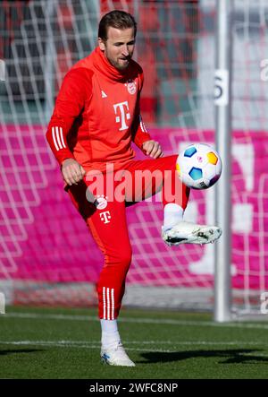 Monaco, Germania. 30 gennaio 2024. Calcio: FC Bayern Monaco di Baviera sessione pubblica di allenamento presso il campo di allenamento di Säbener Straße. Harry Kane del Bayern Monaco in azione durante l'allenamento. Crediti: Sven Hoppe/dpa/Alamy Live News Foto Stock