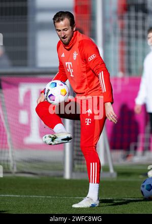 Monaco, Germania. 30 gennaio 2024. Calcio: FC Bayern Monaco di Baviera sessione pubblica di allenamento presso il campo di allenamento di Säbener Straße. Harry Kane del Bayern Monaco in azione durante l'allenamento. Crediti: Sven Hoppe/dpa/Alamy Live News Foto Stock