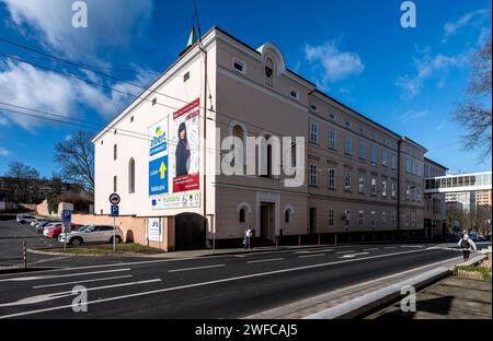 Teplice, Repubblica Ceca. 27 gennaio 2024. La Cappella dell'Immacolata Concezione della Vergine Maria (Cappella Beuron), che fa parte del Gymnasium Teplice, 27 gennaio 2024. Crediti: Ondrej Hajek/CTK Photo/Alamy Live News Foto Stock