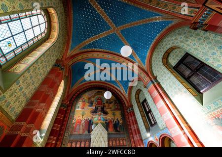 Teplice, Repubblica Ceca. 27 gennaio 2024. L'interno della Cappella dell'Immacolata Concezione della Vergine Maria (Cappella Beuron), che fa parte del Gymnasium Teplice, 27 gennaio 2024. Crediti: Ondrej Hajek/CTK Photo/Alamy Live News Foto Stock