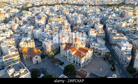 Vista aerea della città di Heraklion nell'isola di Creta, Grecia Foto Stock