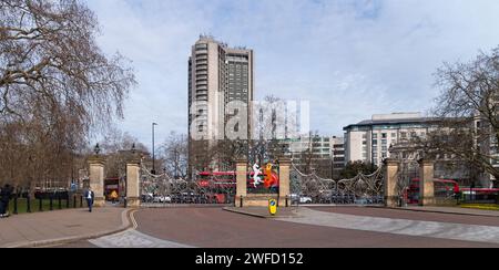 Cancello d'ingresso a Hyde Park a Londra vicino a Buckingham Palace e all'Arco di Wellington Foto Stock