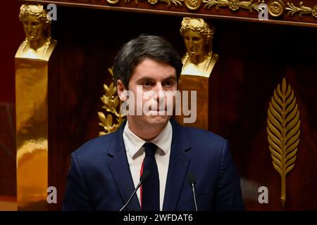 Parigi, Francia. 30 gennaio 2024. © Julien Mattia/le Pictorium/MAXPPP - Parigi 30/01/2024 Julien Mattia/le Pictorium - 30/01/2024 - Francia/Ile-de-France/Parigi - Discours de Politique generale a l'Assemblee Nationale par le nouveau Premier Ministre, Gabriel Attal, le 30 gennaio 2024 - Valeurs ACtuelles Out, no jdd Out, RUSSIA Out, NO RUSSIA #norussia/30/01/2024 - Francia/Ile-de-France (regione)/Parigi - politica generale discorso all'Assemblea Nazionale del nuovo primo Ministro Gabriel Attal, il 30 gennaio 2024 credito: MAXPPP/Alamy Live News Foto Stock