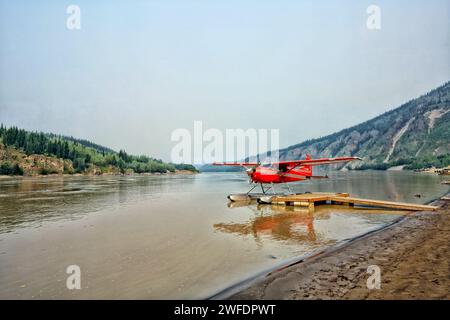 Idrovolante sul fiume Yukon, Dawson, Canada Foto Stock