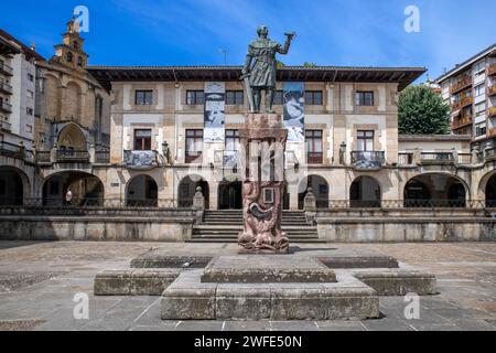 Città vecchia di Guernica. Guernica fu bombardata dalla Luftwaffe della Germania nazista. L'attacco ispirò la pittura Guernica di Pablo Picasso, raffigurando il suo oltraggio Foto Stock