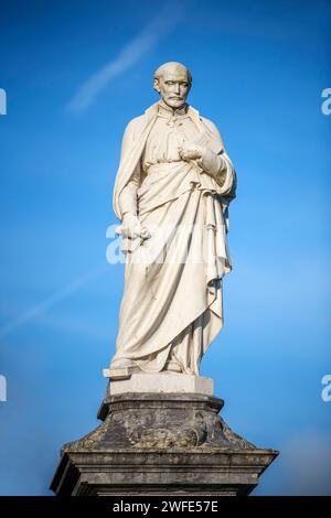 Statua di San Ignacio de Loyola, fondatore della compagnia dei Gesuiti, santuario e basilica di Loyola, tra le città di Azpeitia e Azcoitia, Spagna. La Foto Stock