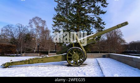 Inverno, Memoriale sovietico, via del 17 giugno, Berlino-Tiergarten, Berlino, Germania Foto Stock