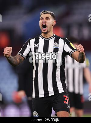 Birmingham, Regno Unito. 30 gennaio 2024. Bruno Guimaraes del Newcastle United festeggia dopo la partita di Premier League a Villa Park, Birmingham. Credito immagine dovrebbe leggere: Cameron Smith/Sportimage credito: Sportimage Ltd/Alamy Live News Foto Stock