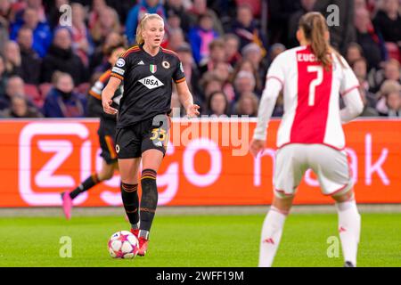 Amsterdam Duivendrecht, Paesi Bassi. 30 gennaio 2024. AMSTERDAM-DUIVENDRECHT, PAESI BASSI - GENNAIO 30: Zara Kramzar dell'AS Roma corre con la palla durante la partita UEFA Women's Champions League - gruppo C tra AFC Ajax e AS Roma allo Sportpark De Toekomst il 30 gennaio 2024 ad Amsterdam-Duivendrecht, Paesi Bassi. (Foto di Jan Mulder/Orange Pictures) credito: Orange Pics BV/Alamy Live News Foto Stock