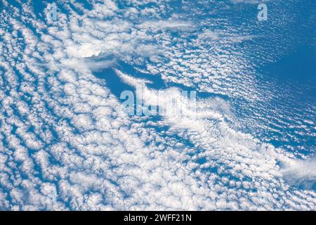 Un paesaggio nuvoloso insolito dall'alto Foto Stock