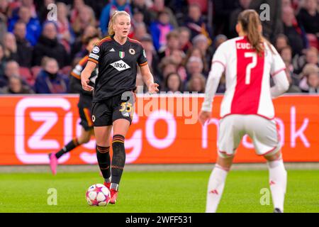 Amsterdam-Duivendrecht, Paesi Bassi. 30 gennaio 2024. AMSTERDAM-DUIVENDRECHT, PAESI BASSI - GENNAIO 30: Zara Kramzar dell'AS Roma corre con la palla durante la partita UEFA Women's Champions League - gruppo C tra AFC Ajax e AS Roma allo Sportpark De Toekomst il 30 gennaio 2024 ad Amsterdam-Duivendrecht, Paesi Bassi. (Foto di Jan Mulder/Orange Pictures) credito: dpa/Alamy Live News Foto Stock