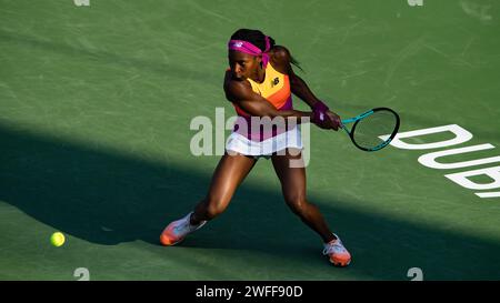 Cori Gauff degli Stati Uniti contro Jessica Pegula degli Unites States durante il loro Singles Round 1 match nell'ambito del Dubai Duty Free Tennis Championships WTA 500 il 14 febbraio 2022 a Dubai, Emirati Arabi Uniti. Foto di Victor Fraile / Power Sport Images Foto Stock