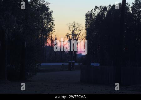 Tramonto su una strada di campagna nella Georgia rurale, USA!! Foto Stock