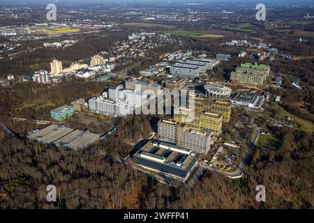 Luftbild, Gebäudekomplex der RUB Ruhr-Universität Bochum, Baustelle Ersatzneubau NA, muschelartige form rundes Gebäude Audimax Hörsaal, Mensa Gebäude, Querenburg, Bochum, Ruhrgebiet, Nordrhein-Westfalen, Deutschland ACHTUNGxMINDESTHONORARx60xEURO *** Vista aerea, complesso edilizio della RUB Ruhr University Bochum, sostituzione del cantiere nuovo edificio NA, edificio rotondo a forma di conchiglia sala conferenze Audimax, edificio mensa, Querenburg, Bochum, zona della Ruhr, Renania settentrionale-Vestfalia, Germania ATTENTIONxMINDESTHONORARx60xEURO Foto Stock