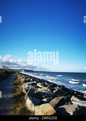 Alto livello delle acque nel Mar Baltico nella Germania settentrionale Foto Stock