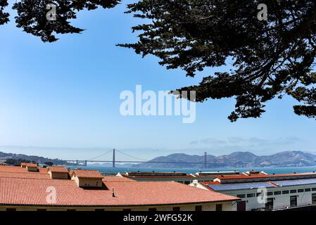 Il Golden Gate Bridge e la baia di San Francisco visti da Fort Mason - San Francisco, California Foto Stock