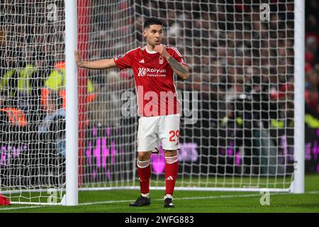 Gonzalo Montiel di Nottingham Forest durante la partita di Premier League tra Nottingham Forest e Arsenal al City Ground, Nottingham martedì 30 gennaio 2024. (Foto: Jon Hobley | mi News) crediti: MI News & Sport /Alamy Live News Foto Stock