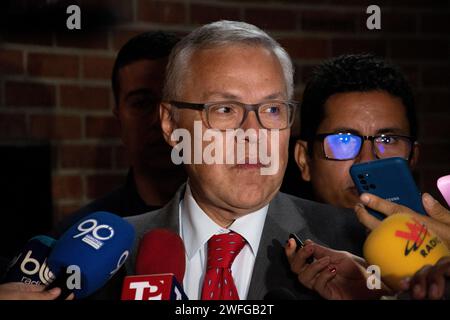 Cali, Colombia. 30 gennaio 2024. Il ministro della giustizia della Colombia Nestor Osuna parla ai media durante il Forum sulla sicurezza ospitato nella città di Cali, Colombia, il 30 gennaio 2024. Foto di: Sebastian Marmolejo/Long Visual Press Credit: Long Visual Press/Alamy Live News Foto Stock