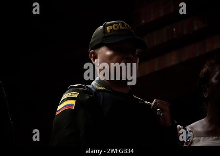 Cali, Colombia. 30 gennaio 2024. Agenti di polizia colombiani partecipano al Forum sulla sicurezza ospitato nella città di Cali, Colombia, il 30 gennaio 2024. Foto di: Sebastian Marmolejo/Long Visual Press Credit: Long Visual Press/Alamy Live News Foto Stock