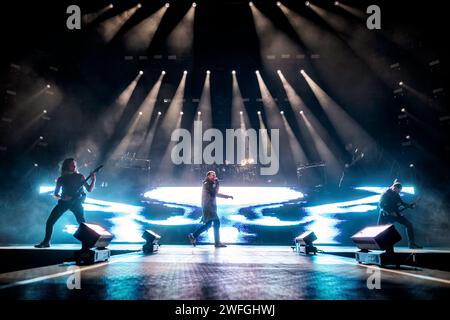 Oslo, Norvegia. 30 gennaio 2024. La band metalcore britannica Architects esegue un concerto dal vivo all'Oslo Spektrum di Oslo. Qui il cantante Sam Carter è visto dal vivo sul palco. (Foto: Gonzales Photo/Alamy Live News Foto Stock