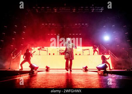 Oslo, Norvegia. 30 gennaio 2024. La band metalcore britannica Architects esegue un concerto dal vivo all'Oslo Spektrum di Oslo. Qui il cantante Sam Carter è visto dal vivo sul palco. (Foto: Gonzales Photo/Alamy Live News Foto Stock