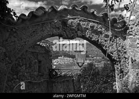 Vista di antichi Corrado, borgo medievale d'Italia Foto Stock