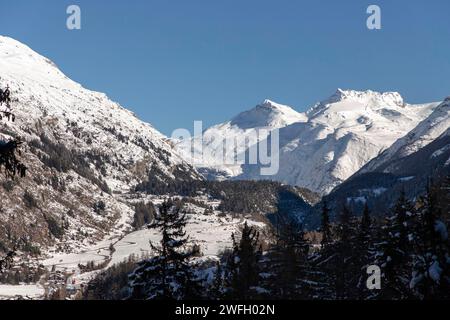 Vista del Mont-Cenis, un massiccio delle Alpi francesi Foto Stock