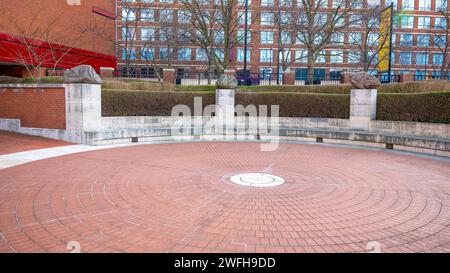 Opere d'arte e sculture dei pianeti al British Museum, Euston Road, Londra Foto Stock