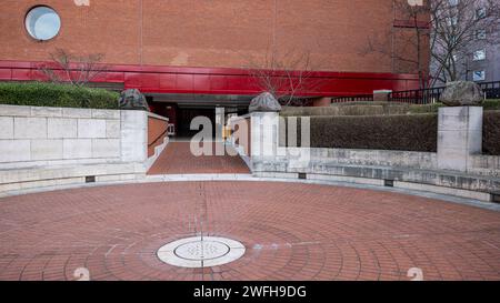 Opere d'arte e sculture dei pianeti al British Museum, Euston Road, Londra Foto Stock