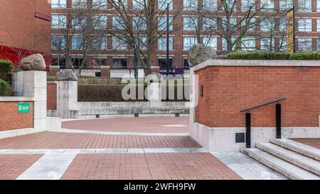 Opere d'arte e sculture dei pianeti al British Museum, Euston Road, Londra Foto Stock