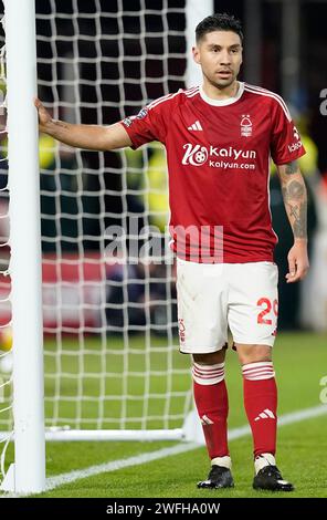 Nottingham, Regno Unito. 30 gennaio 2024. Gonzalo Montiel di Nottingham Forest durante la partita di Premier League al City Ground di Nottingham. Il credito fotografico dovrebbe leggere: Andrew Yates/Sportimage Credit: Sportimage Ltd/Alamy Live News Foto Stock