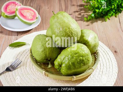 Immagini di guava, guava rosa, guava asiatica deliziosa, immagini di alta qualità Foto Stock