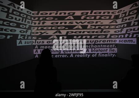 Londra - Serpentine è onorata di presentare una mostra personale di opere recenti dell'artista americana Barbara Kruger (B. 1945, Newark, New Jersey, USA). La mostra è presentata a Serpentine South dal 1 febbraio al 17 marzo 2024 e in ambito pubblico con Outernet Art. È la prima personale istituzionale dell'artista a Londra in oltre 20 anni e un ritorno a Serpentine. Kruger ha precedentemente esposto a Serpentine nel 1994 come parte della mostra collettiva Wall to Wall. Foto Stock