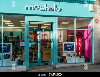 Vendita finale presso il negozio di calzature e accessori moshulu Ladies, High Street, Lincoln City, Lincolnshire, Inghilterra, REGNO UNITO Foto Stock