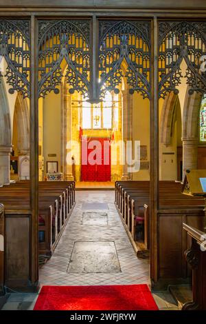 Interno della Penshurst Church of St John the Baptist Penshurst vicino a Tonbridge Kent Foto Stock