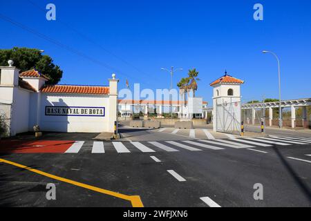 Rota, Cadice, Spagna - 3 ottobre 2023: Ingresso alla stazione navale di Rota in una giornata di sole Foto Stock