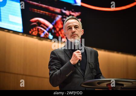 Issy Les Moulineaux, Francia. 31 gennaio 2024. Il primo vice sindaco di Parigi, Emmanuel Gregoire parla durante una conferenza stampa per la "Marathon pour Tous" presso la sede di Orange a Issy-les-Moulineaux, vicino Parigi, in Francia, il 31 gennaio 2024. Foto di Firas Abdullah/ABACAPRESS.COM credito: Abaca Press/Alamy Live News Foto Stock