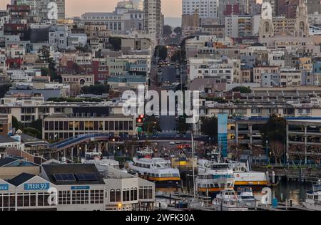 Sul lungomare di San Francisco al Fisherman's Wharf Foto Stock